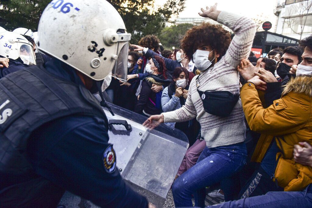 APTOPIX Turkey University Protest